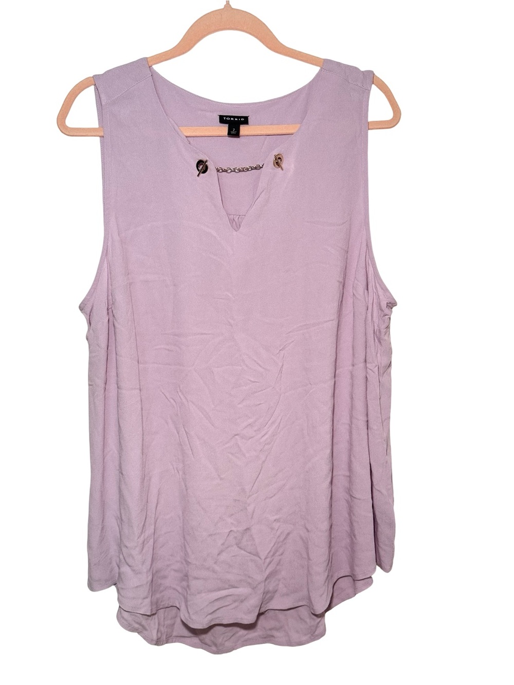 torrid size 2 light purple Sleeveless V-Notch blouse with silver chain detail